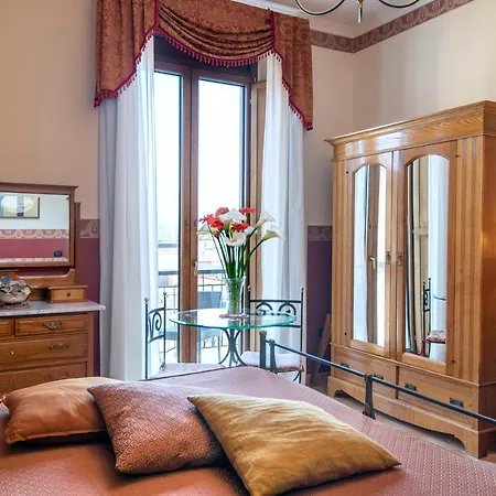 Pinto-storey 3* נאפולי