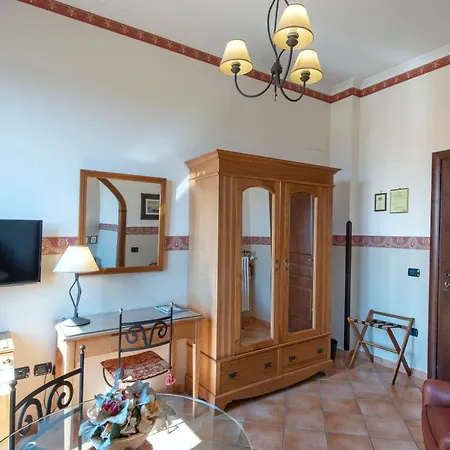 מלון Pinto-storey 3*