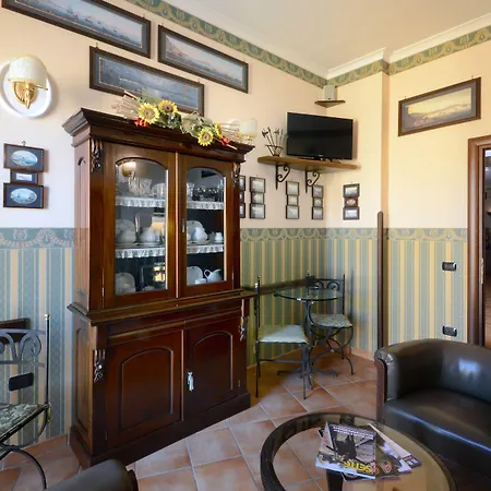 Pinto-storey 3* נאפולי