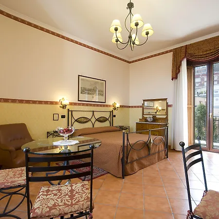 Pinto-storey נאפולי