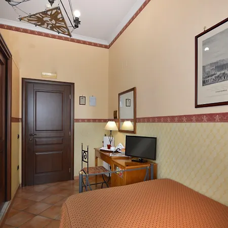 מלון Pinto-storey