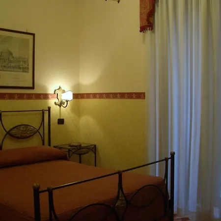 Pinto-storey מלון 3*