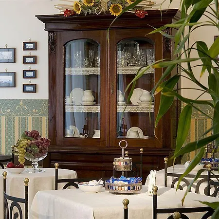 Pinto-storey 3* נאפולי