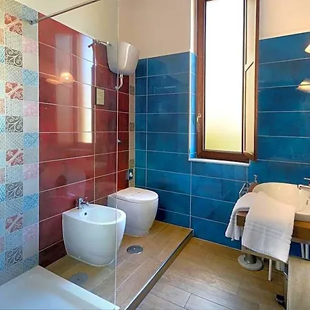 Pinto-storey Szálloda 3*