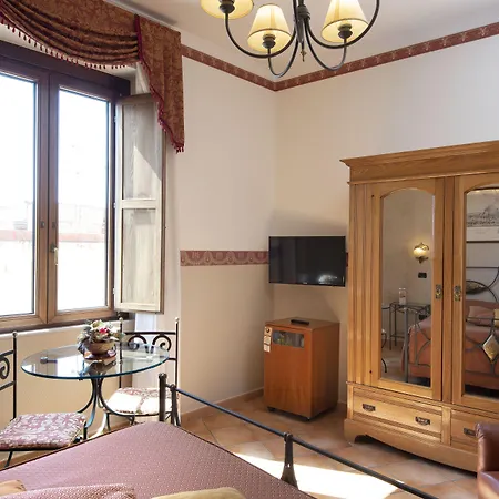 Pinto-storey Hotel Neapol