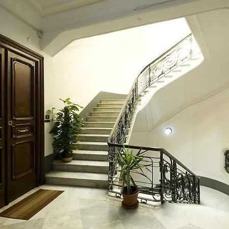 Pinto-storey Hotel Neapol