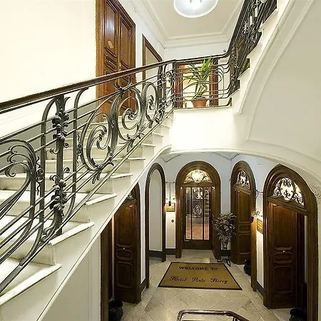 Hotel Pinto-storey 3*